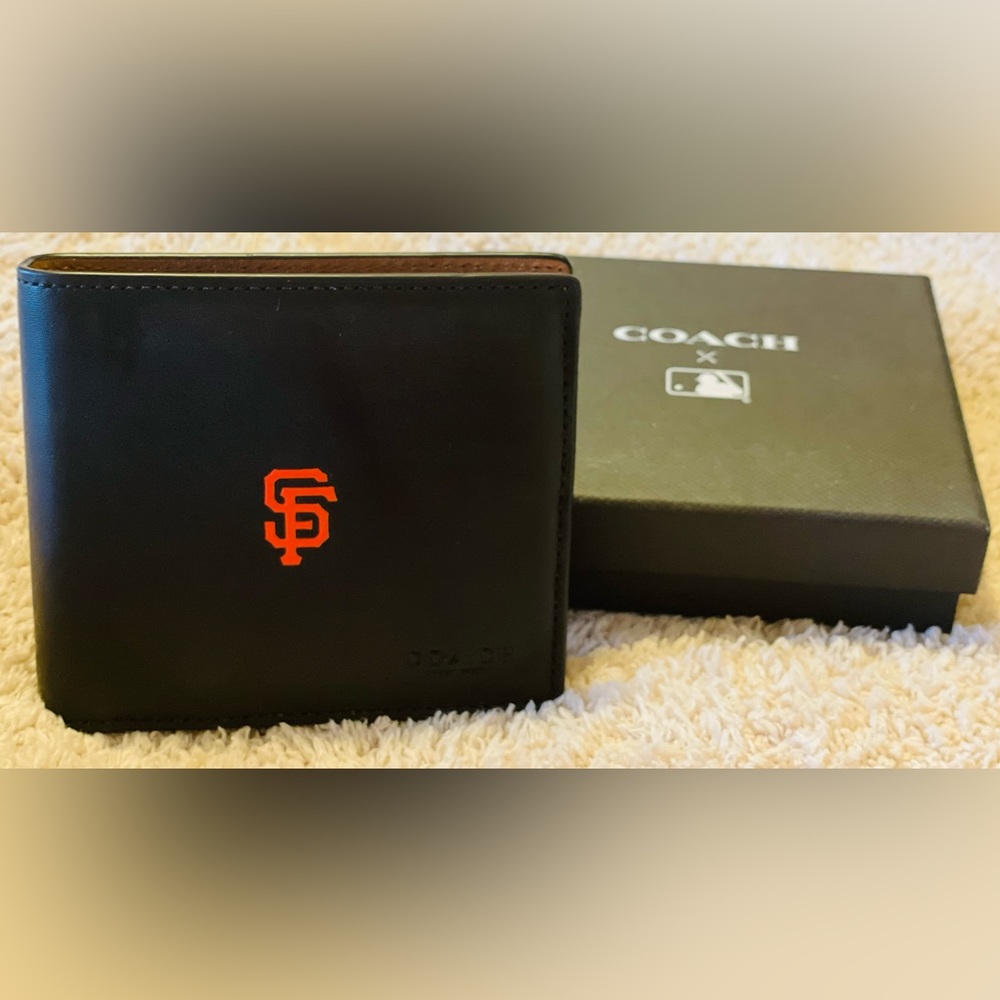 Brand new COACH MLB SF GIANTS Wallet w/ removable cc holder.